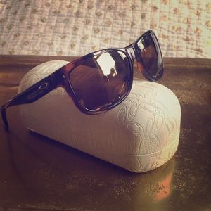 Oakley women’s Forehand sunglasses; tortoise, gold